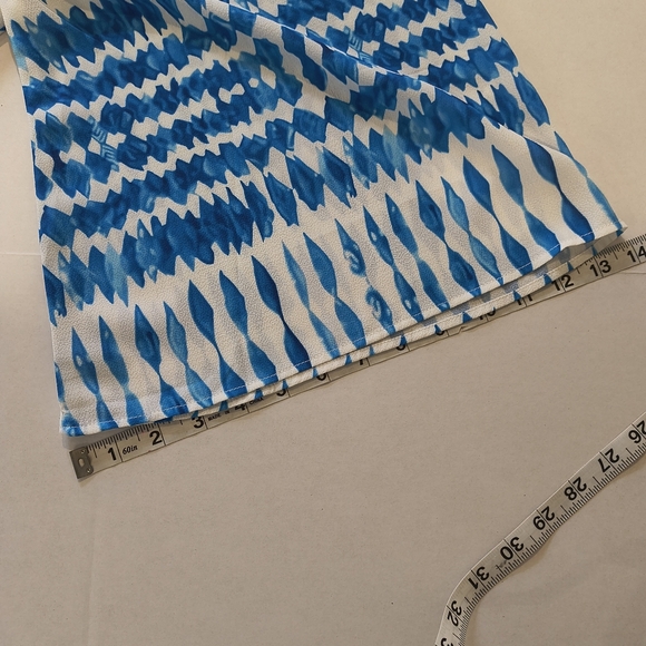 Unknown Womans V Neck Tie Front Blue /White Patterned Loose Fit Sheer Shirt 2XL - Picture 8 of 8